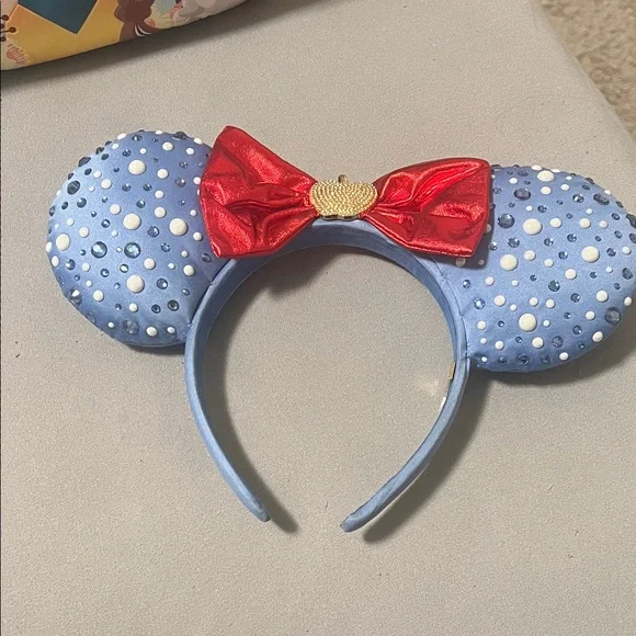 Snow White Loungefly Backpack, Wallet, and Baublebar Ears Set - Picture 5 of 16